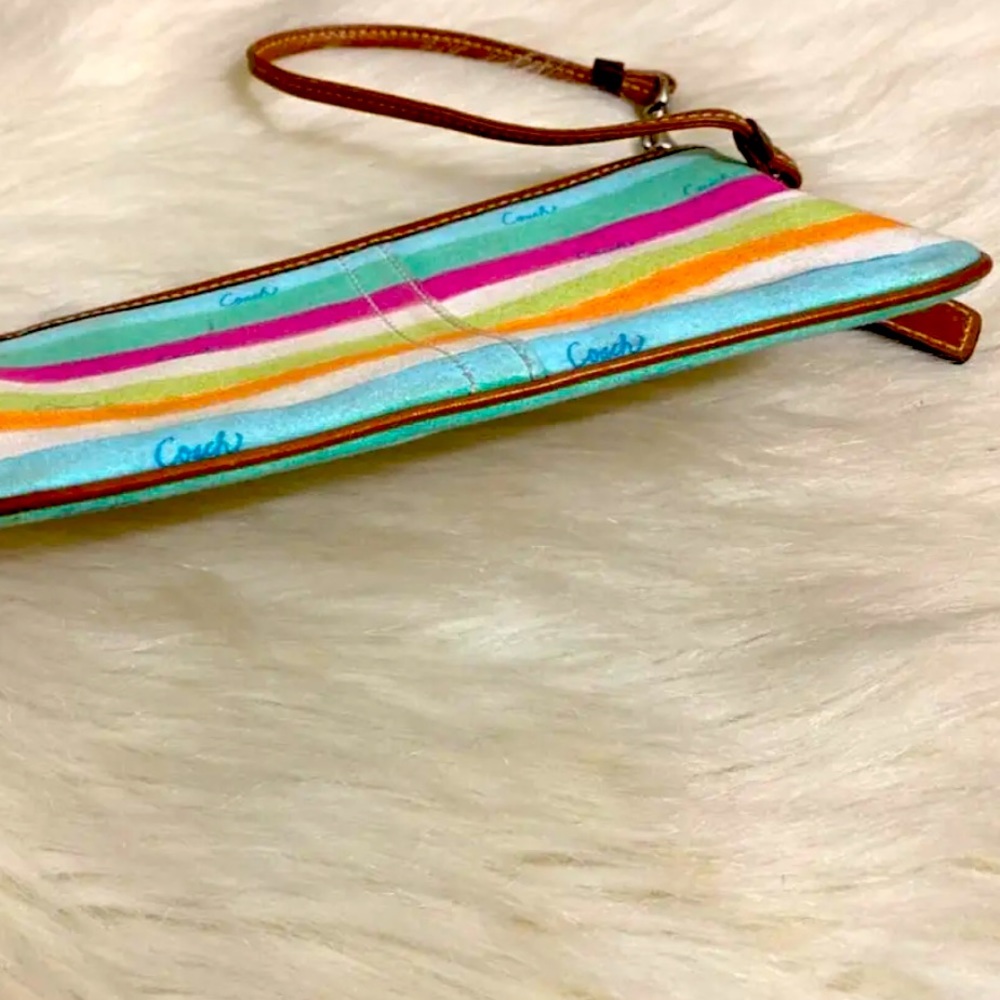Coach Hampton Rainbow Watercolor Stripe Large Wristlet EUC - Picture 7 of 9